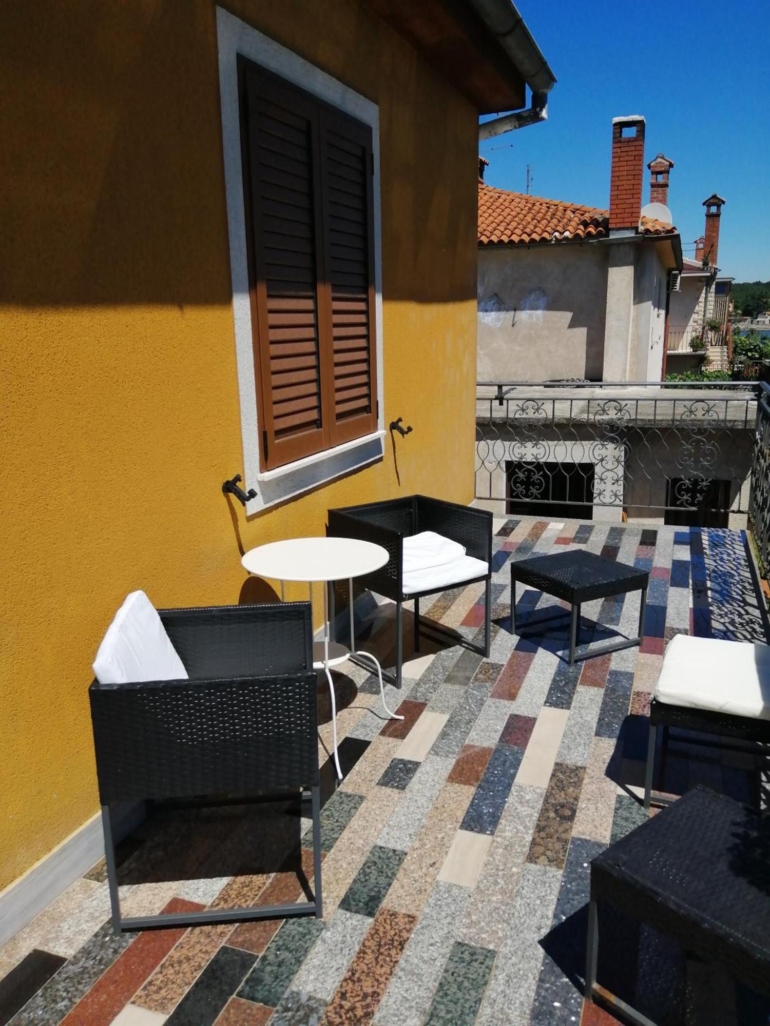 App Palcic K Apartman Novigrad Istria Kültér fotó