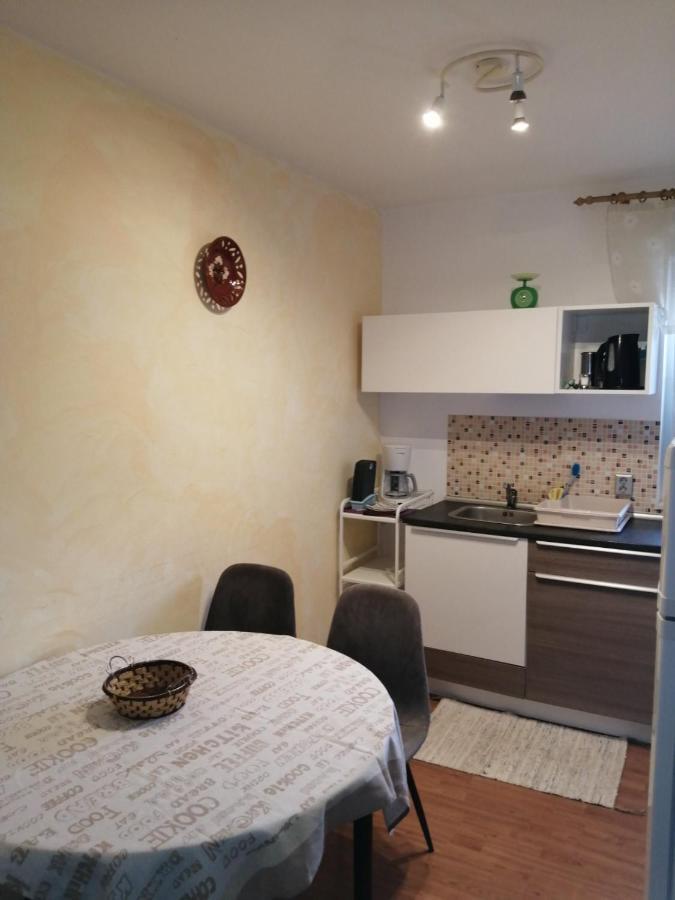 App Palcic K Apartman Novigrad Istria Kültér fotó