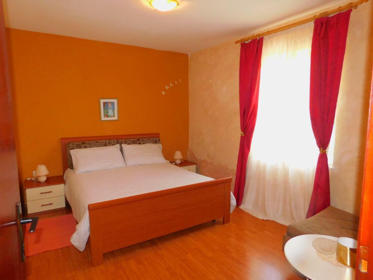 App Palcic K Apartman Novigrad Istria Kültér fotó