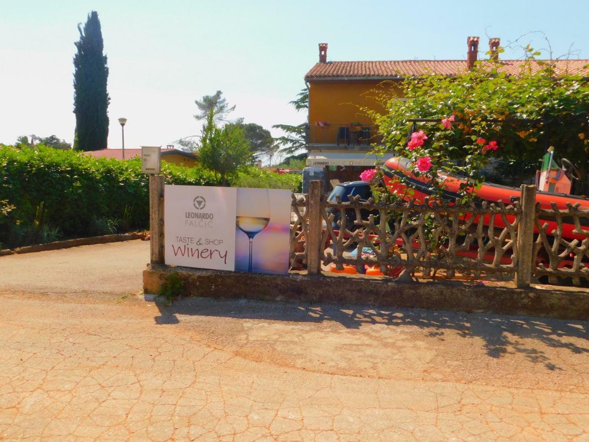 App Palcic K Apartman Novigrad Istria Kültér fotó