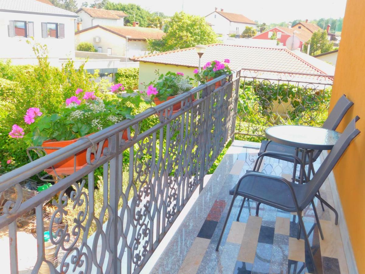 App Palcic K Apartman Novigrad Istria Kültér fotó